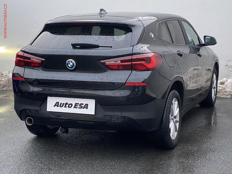 BMW X2 (2020) 1.5T sDrive18i, LED, navi - fotka 4 z 19