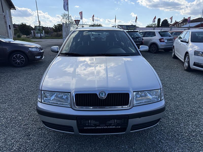Škoda Octavia 1.6i TOUR - fotka 2 z 13