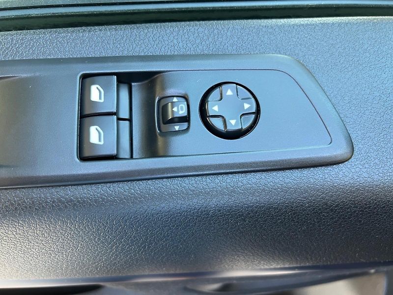 Peugeot Traveller (2021) L2 8MÍST 2.0HDi 130kW TAŽNÝ CZ - fotka 25 z 31