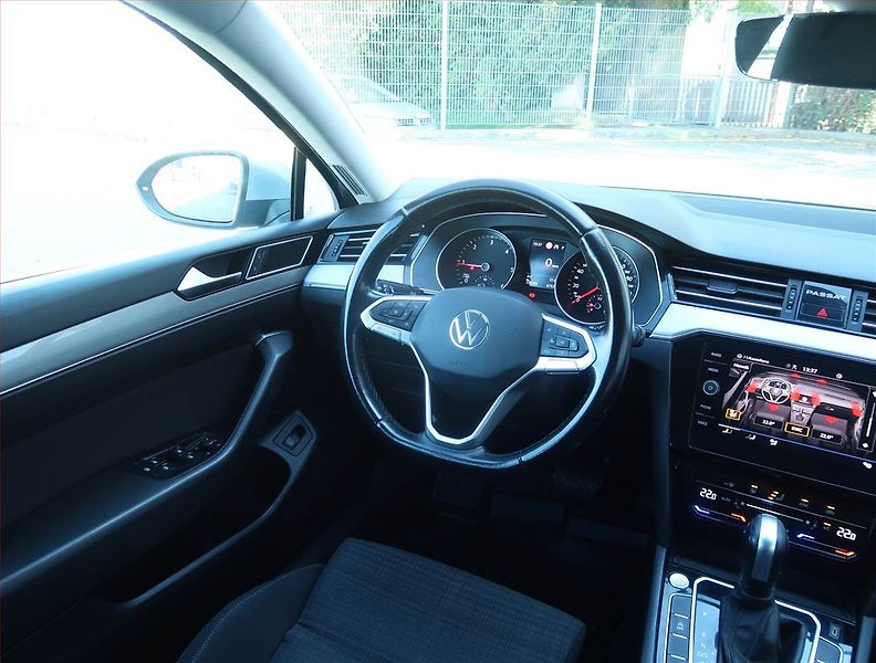 Volkswagen Passat (2021) Elegance 2.0 TDI, Automat - fotka 7 z 23
