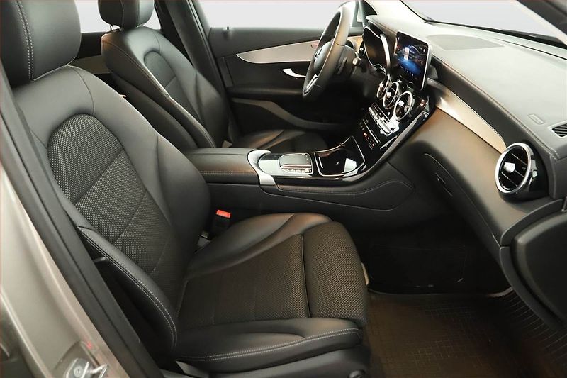 Mercedes-Benz GLC (2020) 200 4MATIC - fotka 7 z 17