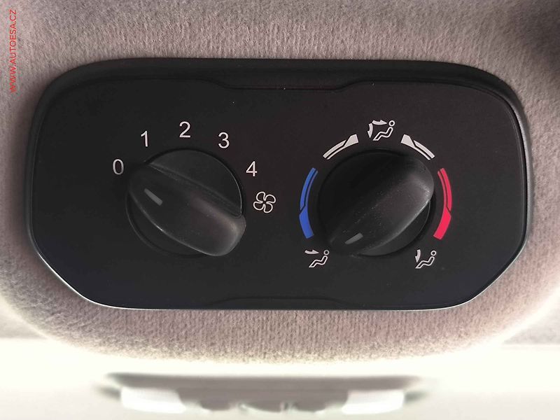 Ford Transit Custom (2017) 2.0TDCi 8míst, TREND, AC - fotka 15 z 20