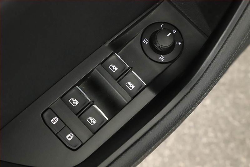 Škoda Superb (2020) Laurin&Klement 2.0 TSI - fotka 26 z 30