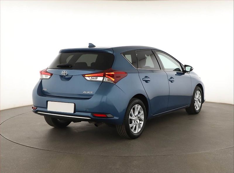 Toyota Auris (2017) 1.6 Valvematic, ČR,1.maj - fotka 5 z 20