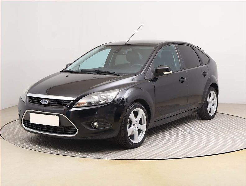 Ford Focus (2010) 1.6 TDCi, po STK, zamluveno - fotka 2 z 22