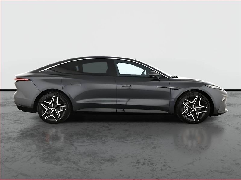 Rising Auto F7 (2025) 77 kWh RWD, SoH 100% - fotka 6 z 31