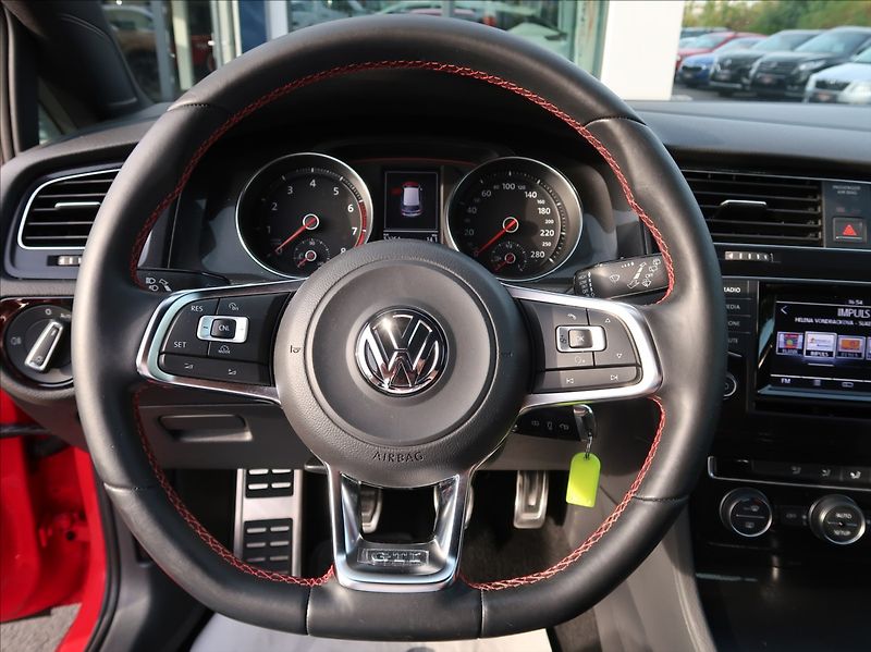Volkswagen Golf 2,0 TSi,162kW,GTI,NovéČR - fotka 15 z 22