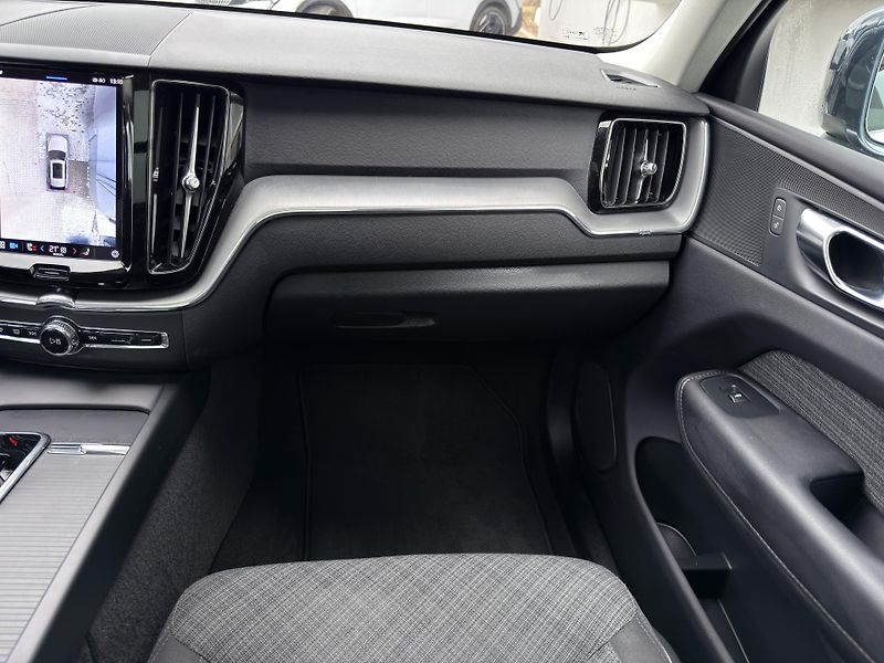 Volvo XC60 T6 AWD RECHARGE // 1.maj. //ČR - fotka 19 z 38
