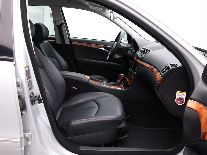 Mercedes-Benz Třídy E 3,0 280 CDI 4Matic Elegance - fotka 12 z 32