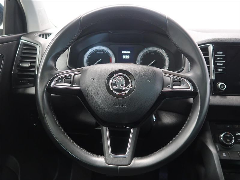 Škoda Karoq 1,5 TSI STYLE 1. majitel TOP - fotka 24 z 40