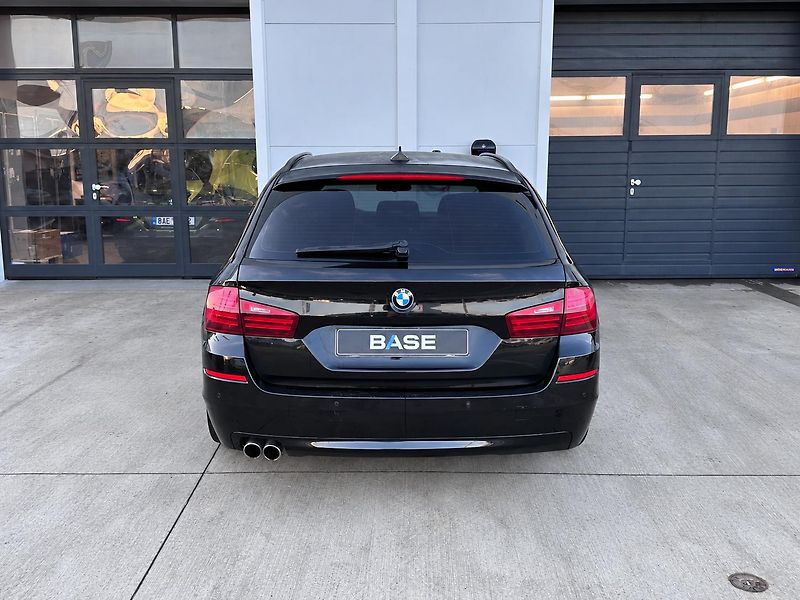 BMW Řada 5 520d Touring A/T - fotka 4 z 19