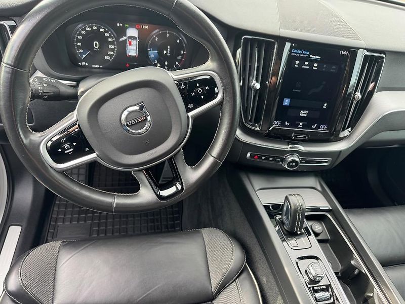 Volvo XC60 (2020) XC60 B4 Drive-E mHEV aut. Mome - fotka 6 z 27