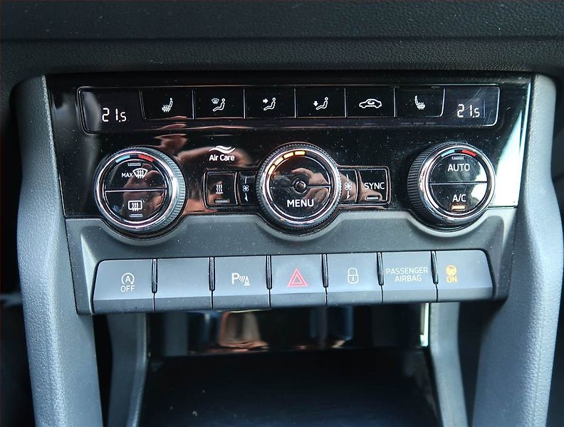 Škoda Karoq (2022) Sportline 2.0 TDI - fotka 16 z 18