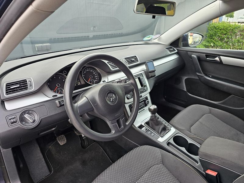 Volkswagen Passat 1.4 TSI 90kW,NAVI,VÝHŘEVY - fotka 18 z 50
