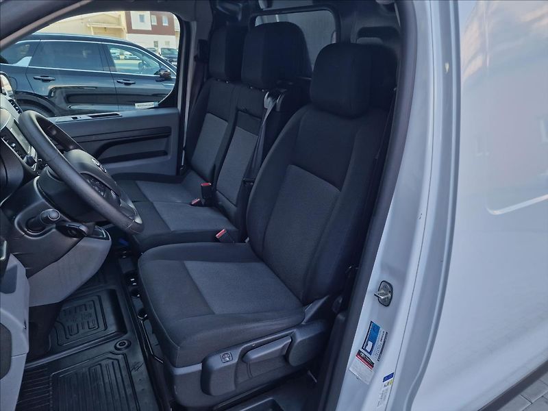 Toyota ProAce 2.0 D-4d 106kW L1, ČR, 1.Maj. - fotka 33 z 46