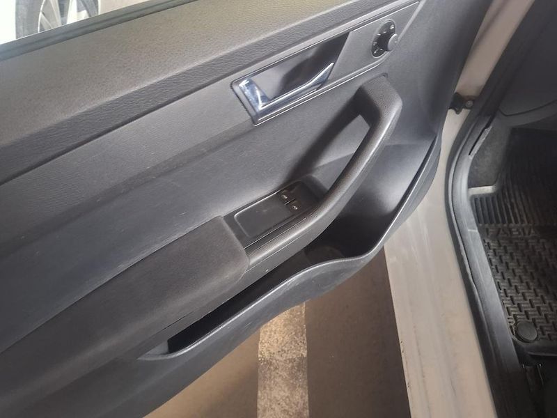 Škoda Fabia III kombi 1,0 TSi 2BE4752 - fotka 18 z 23