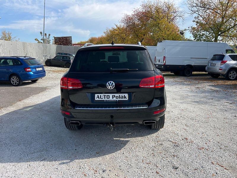 Volkswagen Touareg 3,0 TDI V 6 - fotka 8 z 15