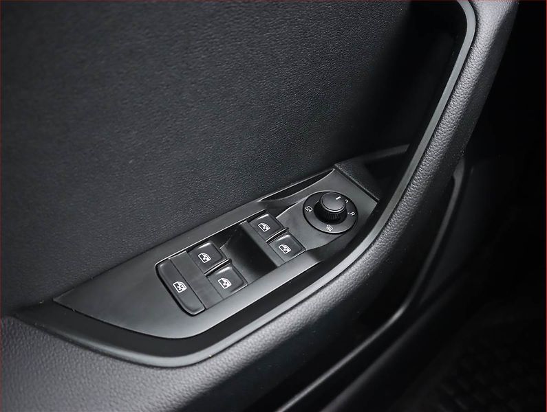 Škoda Superb (2016) 2.0 TDI, Bi-Xenony, Tempomat - fotka 19 z 21
