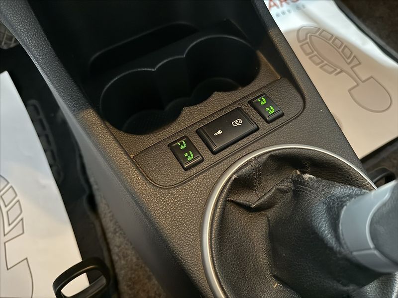 Škoda Roomster 1,9   TDI 77KW STYLE VÝHŘEV - fotka 13 z 26