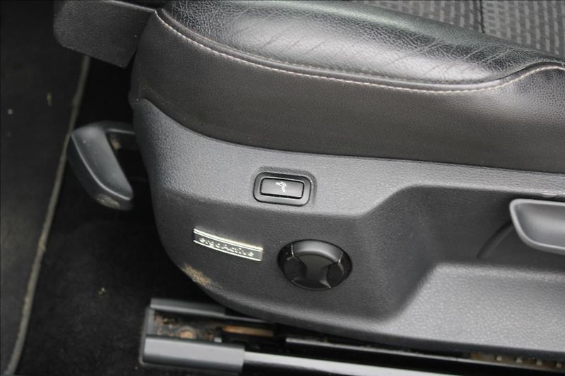 Volkswagen Golf 2,0 TDi  XENONY, AUTOMAT - fotka 15 z 29