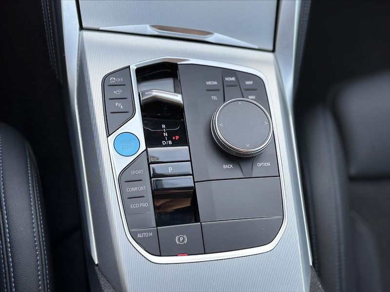 BMW i4 0,0 M50 544PS M Sport xDrive - fotka 13 z 38