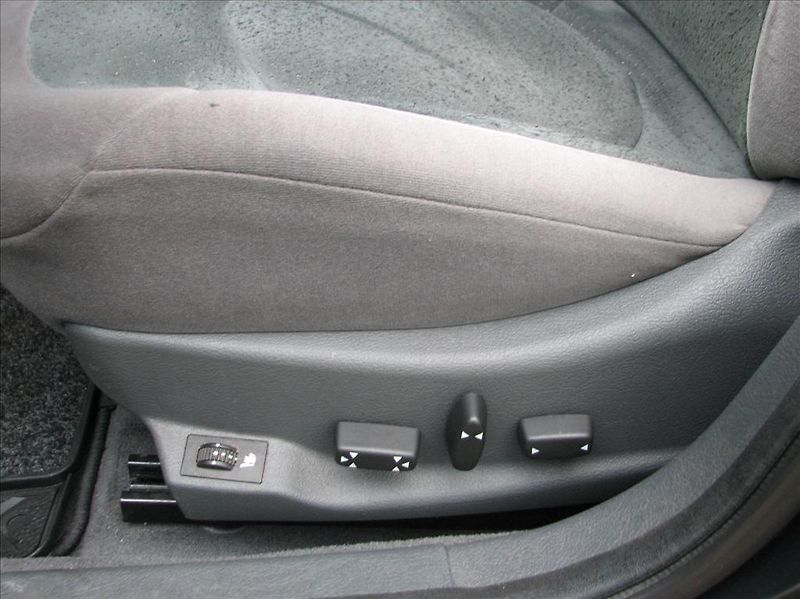 Citroën C5 2,0 16V HPI Xenony,Kůže  Exclu - fotka 27 z 54