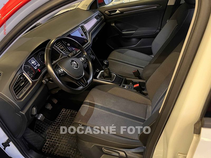 Volkswagen T-Roc (2019) 1.0TSi, 1.maj,ČR, R-Line - fotka 3 z 3
