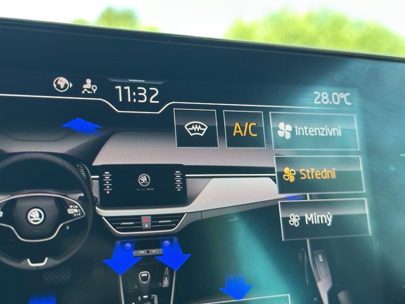 Škoda Kamiq (2020) 1.5TSi KAMERA,APP,LED,100%KM - fotka 16 z 22