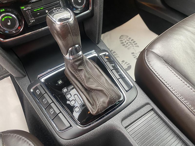 Škoda Superb 2.0TDi 4x4 170PS DSG L+K COMBI - fotka 154 z 158
