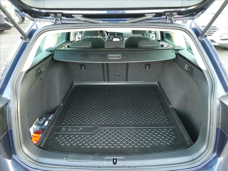 Volkswagen Golf 1,6 TDi 81kW,CUP,4x4,serviska - fotka 16 z 50