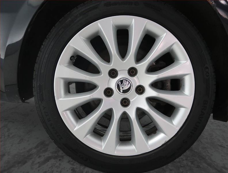 Škoda Superb (2014) Comfort 2.0 TDI, Automat - fotka 14 z 20