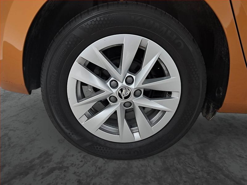 Škoda Fabia (2023) Ambition 1.0 TSI, Serv.kniha - fotka 15 z 17
