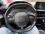 Peugeot 2008 (2020) 1.2 74 kW - náhled 18
