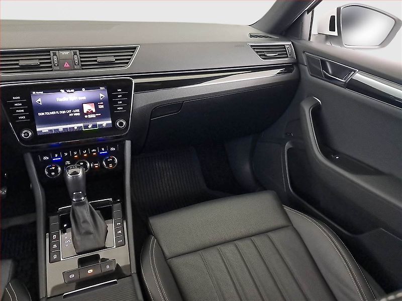 Škoda Superb (2021) Laurin&Klement 2.0 TDI - fotka 8 z 21