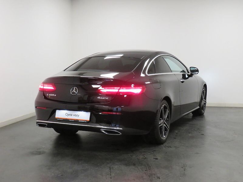 Mercedes-Benz Třídy E - fotka 2 z 27