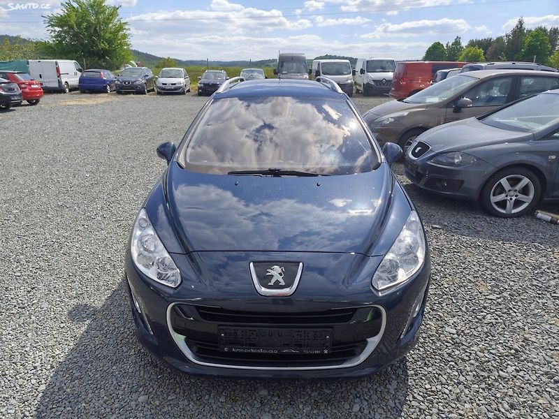 Peugeot 308 (2013) - fotka 12 z 40