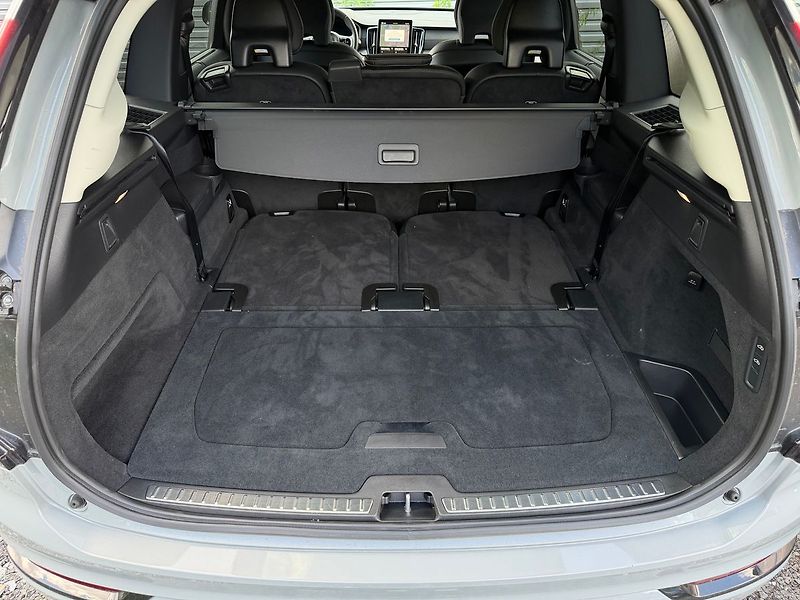 Volvo XC90 PLUS B5, 360°, VZDUCH - fotka 15 z 24