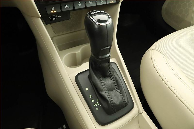 Škoda Rapid (2018) Spaceback 1.4 TSI, Automat - fotka 10 z 16