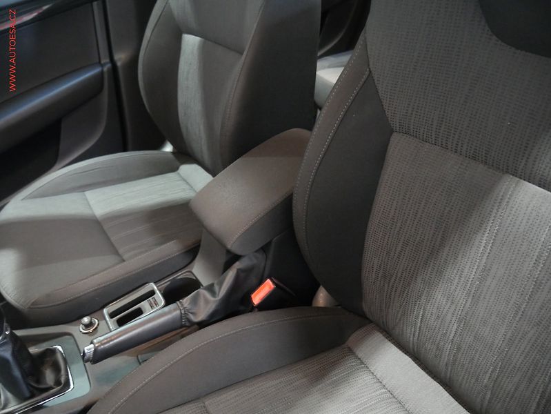 Škoda Octavia (2018) 2.0TDi, ČR, Style, LED - fotka 19 z 21