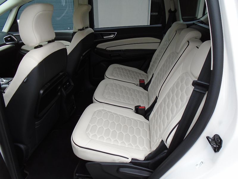 Ford S-MAX 2.0EcoBlue 140kW AWD Vignale A - fotka 17 z 49