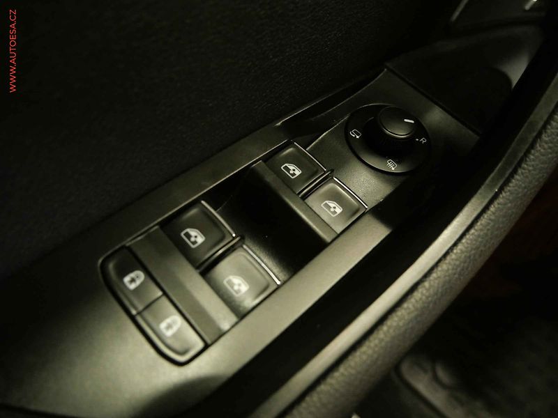 Škoda Superb (2019) 2.0TDi 4x4, 2.maj,ČR, Style - fotka 16 z 21