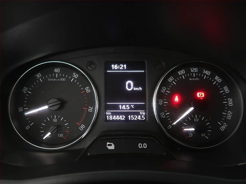 Škoda Fabia (2013) 1.2 TSI, po STK, slušný stav - fotka 11 z 16