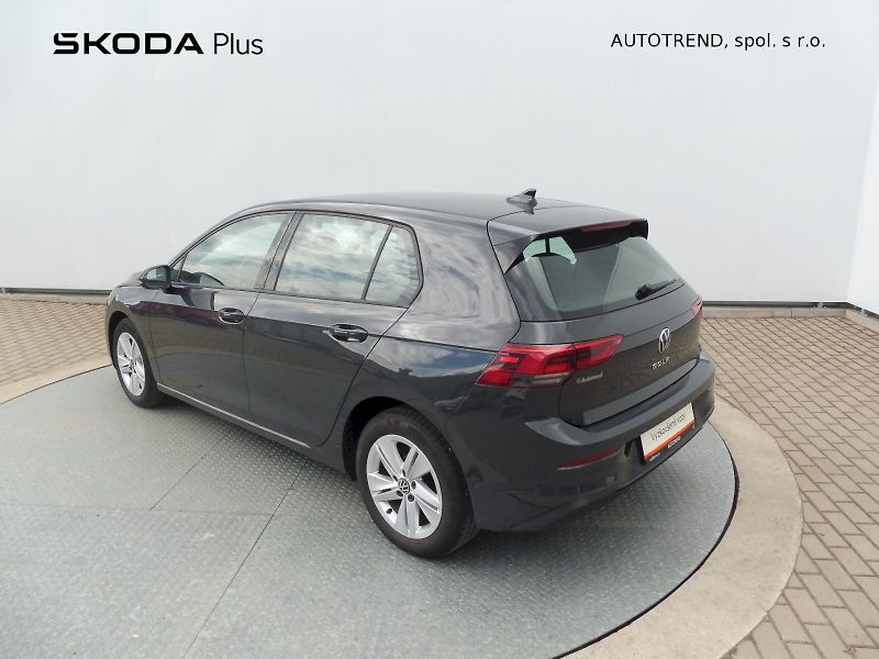 Volkswagen Golf (2024) Life 1,0 TSI 81kW - fotka 23 z 26
