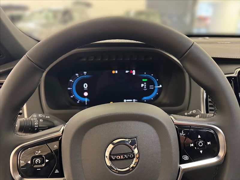 Volvo XC90 (2024) 2,0 T8 AWD Plus Bright - fotka 8 z 16
