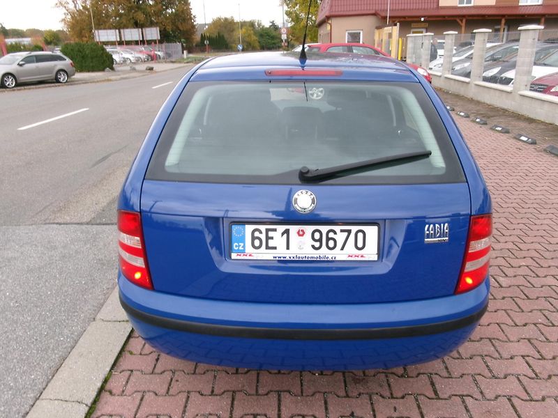 Škoda Fabia (2005) 1,4 16V KLIMA ROZVODY - fotka 5 z 21