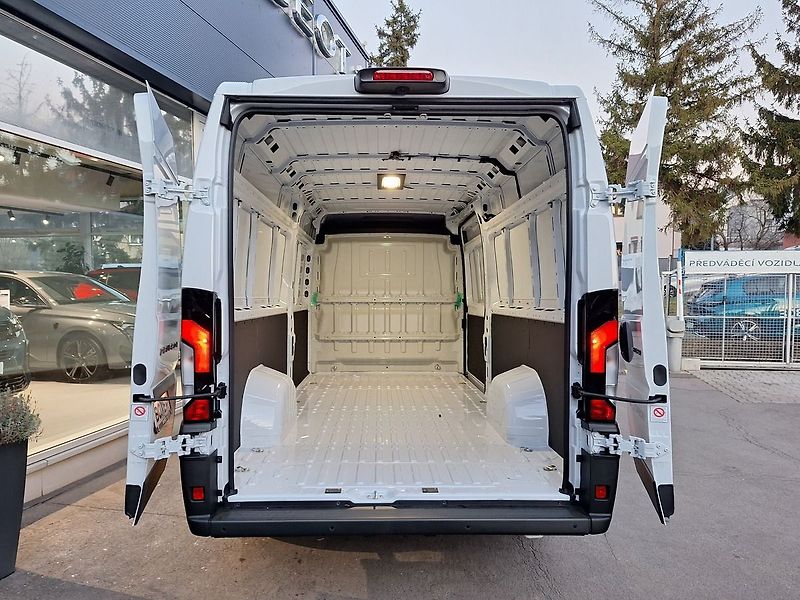Peugeot Boxer (2026) FG 4350 e-L4H2 200 kW/110 kWh - fotka 13 z 15