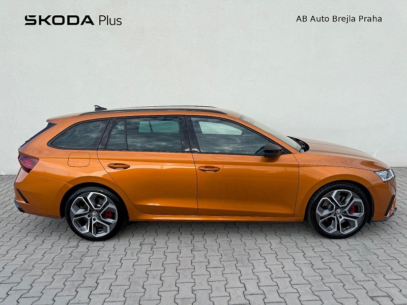 Škoda Octavia (2022) Combi RS 2,0 TSI 180 kW 7-stup - fotka 8 z 27