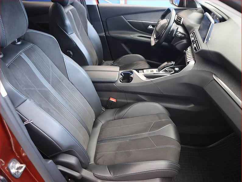 Peugeot 3008 (2020) Active 1.5 BlueHDi, Automat - fotka 9 z 22