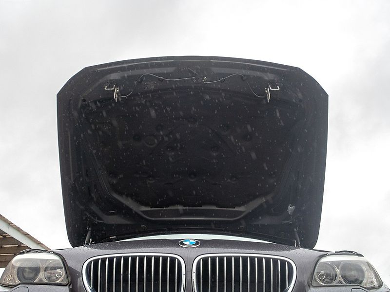 BMW Řada 5 (2010) 3.0i mat – NAVI - fotka 47 z 49