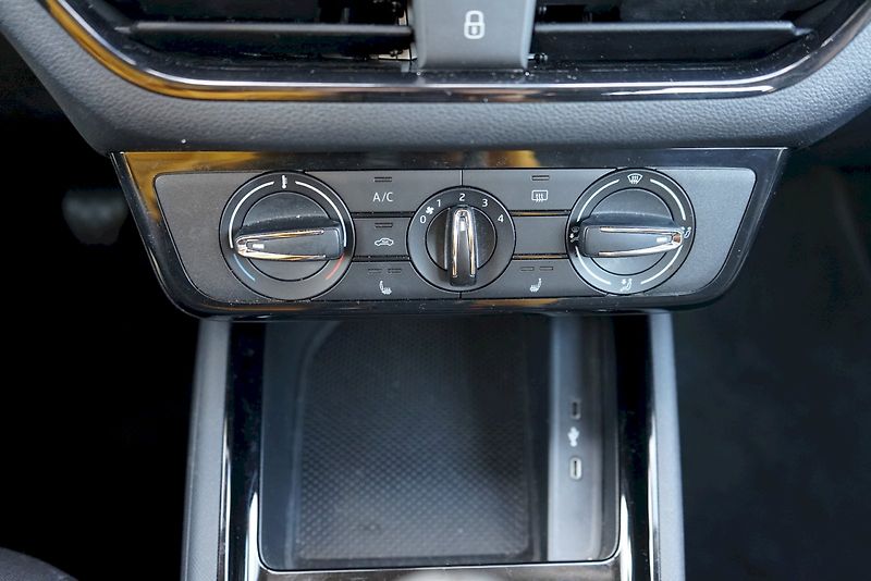 Škoda Kamiq (2025) TSI 85 kW Selection - tažné - fotka 17 z 26